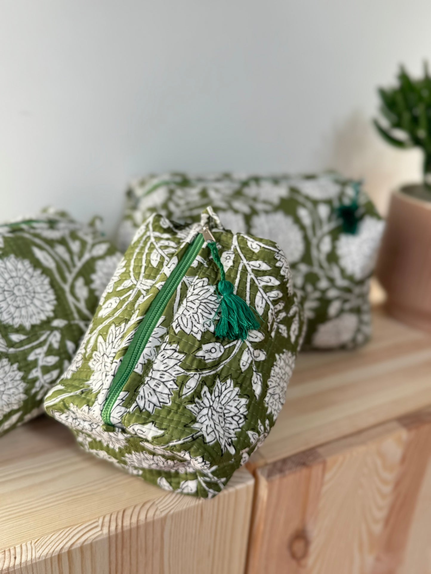 Toiletry bag with Indian flower patterns