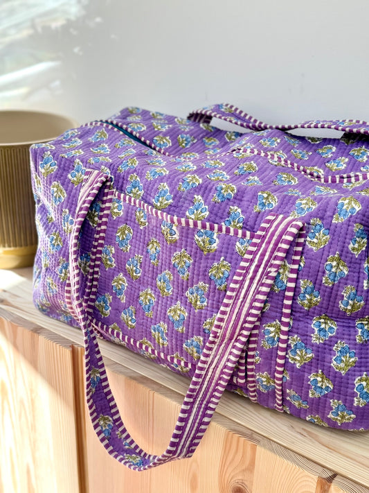 Quilted weekend bag in Indian fabric