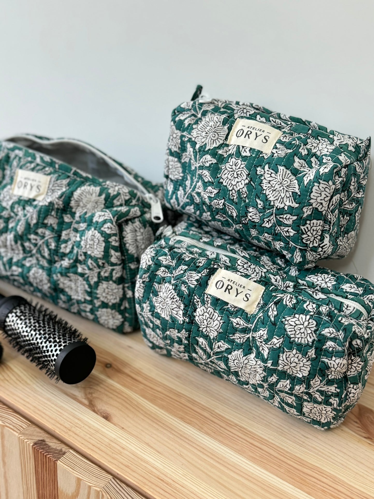 Toiletry bag with Indian flower patterns