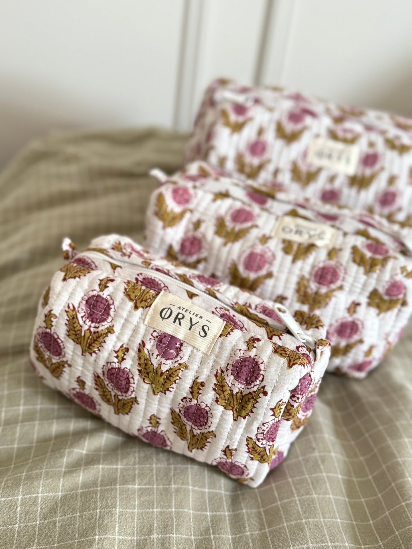 Toiletry bag with Indian flower patterns