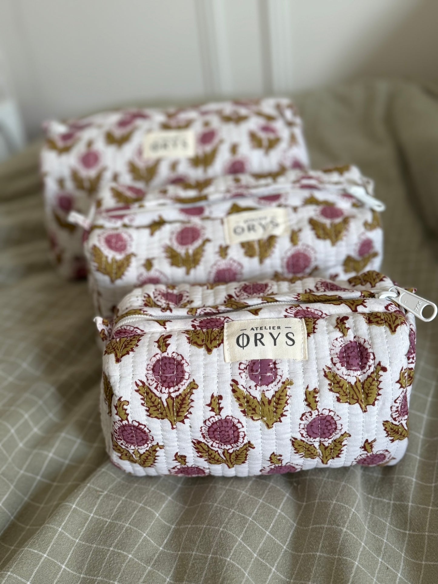 Toiletry bag with Indian flower patterns