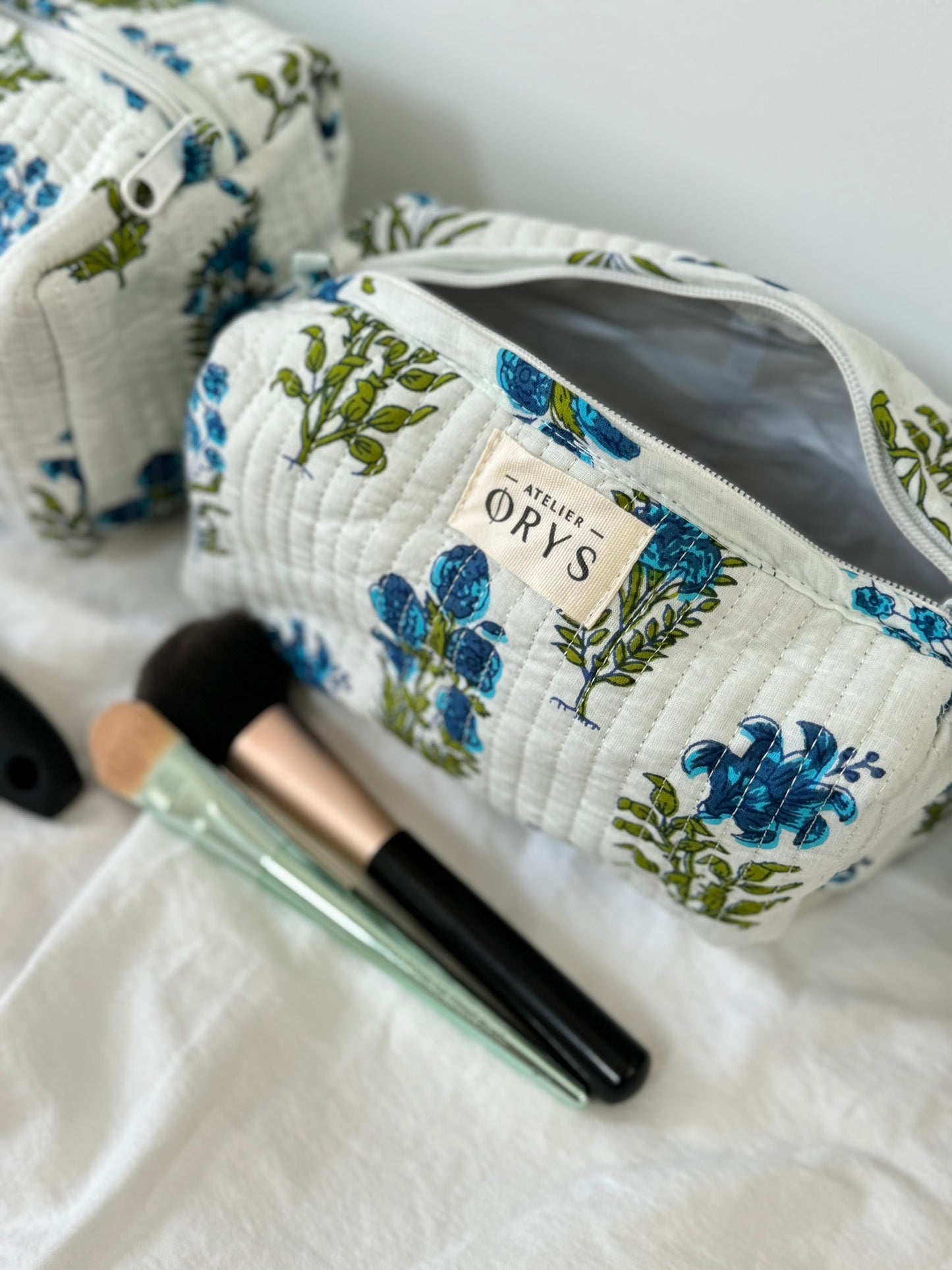 Toiletry bag with Indian flower patterns