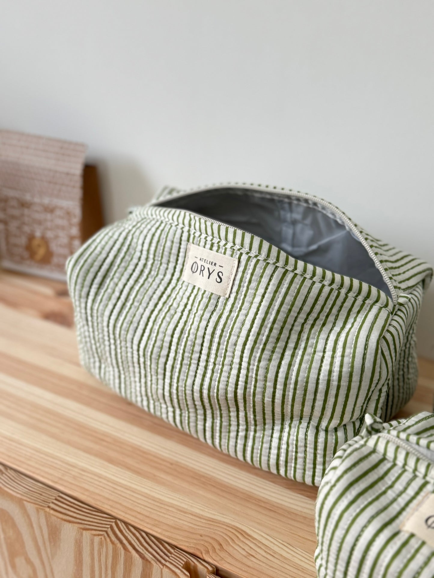 Toiletry bag with Indian flower patterns