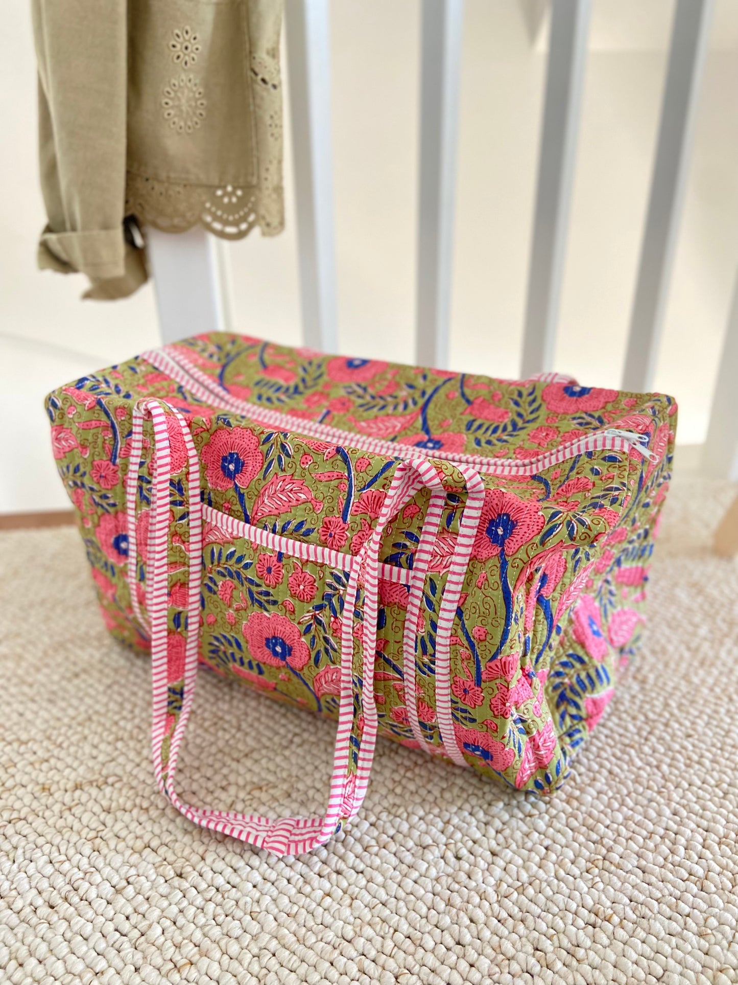 Quilted weekend bag in Indian fabric