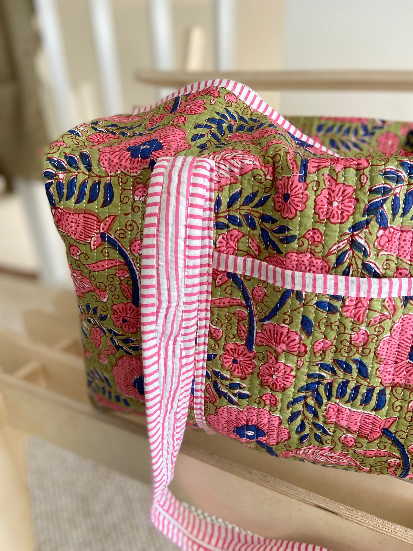 Quilted weekend bag in Indian fabric