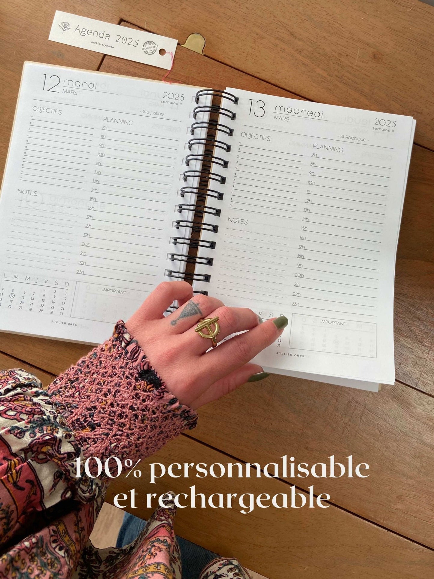 Pretty 2024 planner/organizer diary in patterned wood. Rechargeable and customizable professional organizer