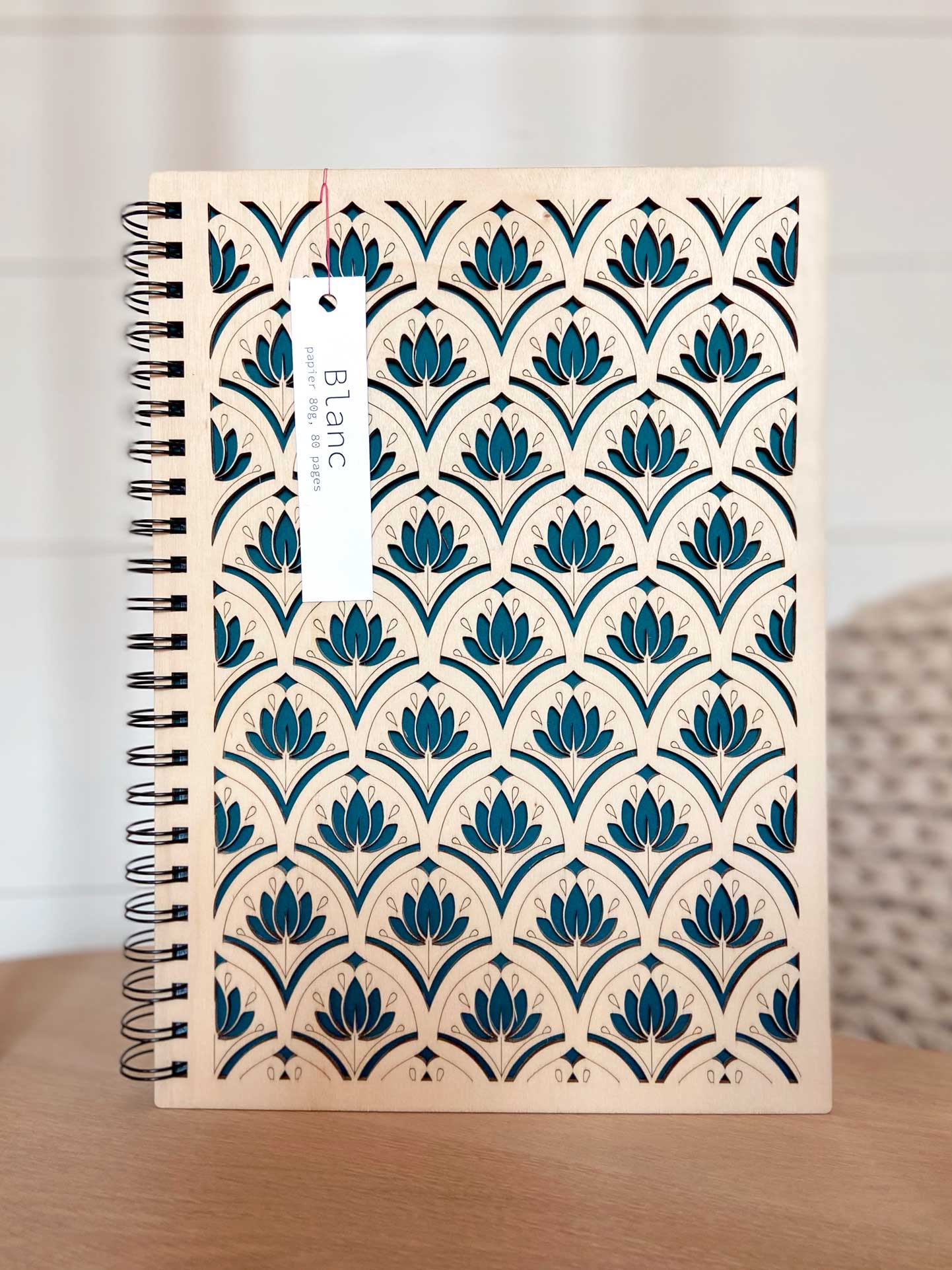 Grand carnet en bois gravé motif Fleur de Lotus - Atelier ORYS