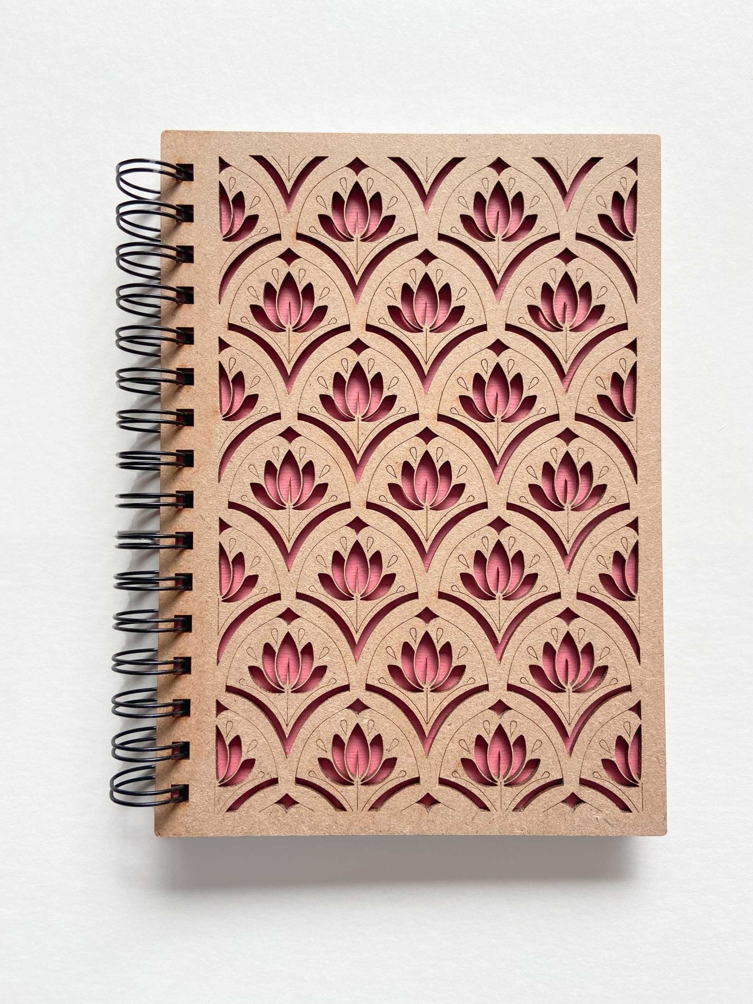 Moyen carnet en bois motif Lotus - Atelier ORYS