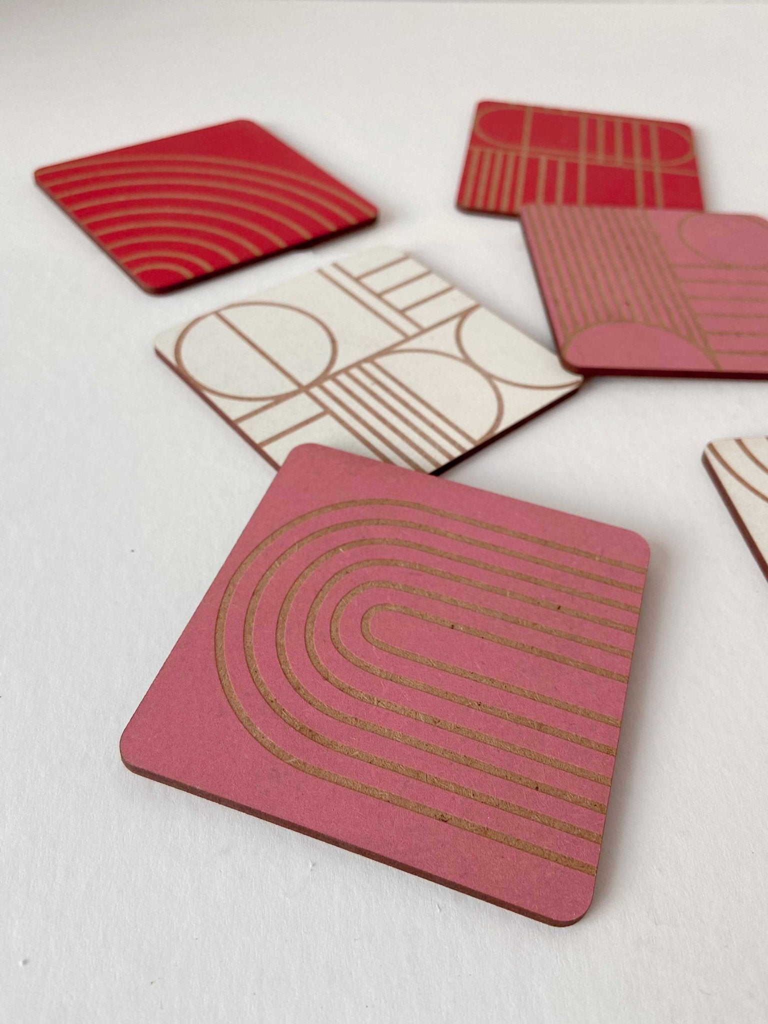 Sous-verres design motif géométrique rouge - Atelier ORYS