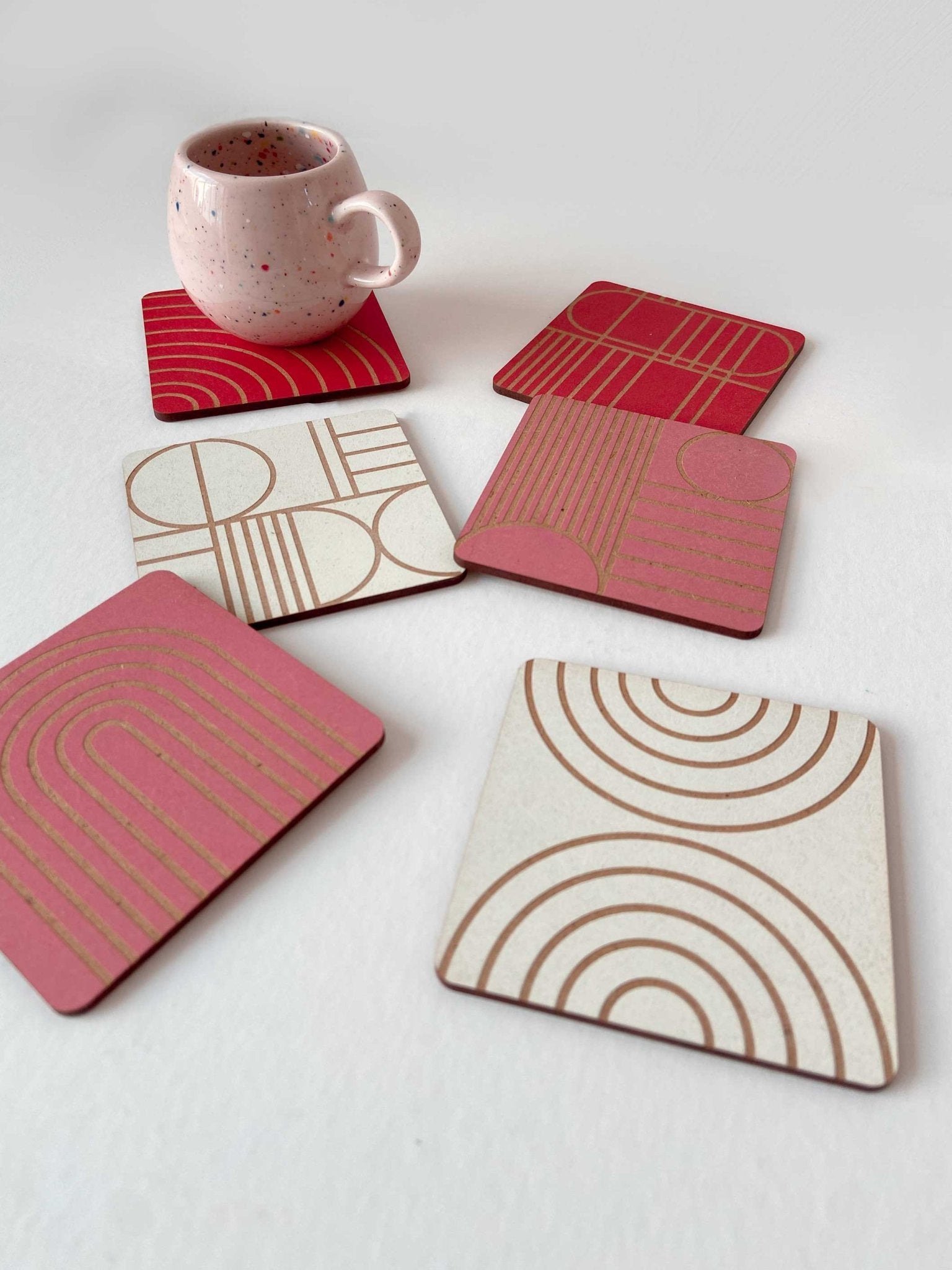 Sous-verres design motif géométrique rouge - Atelier ORYS